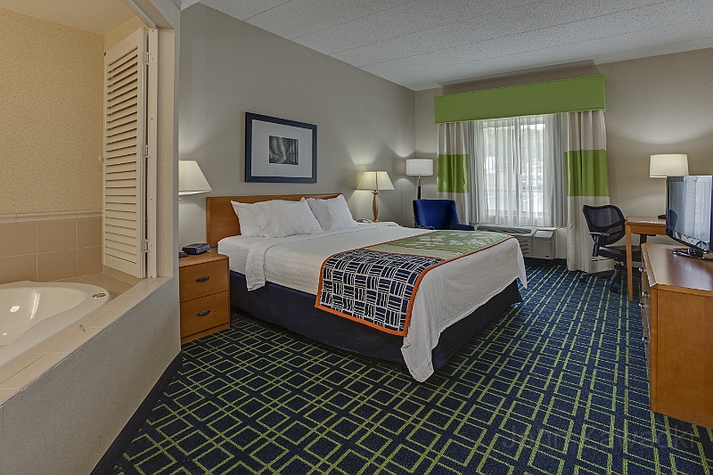 Fairfield Inn-Hazleton-Spa King-9725.tif